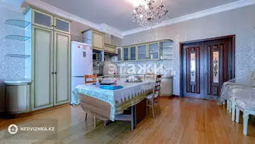 3-комнатная квартира, этаж 15 из 17, 130 м²