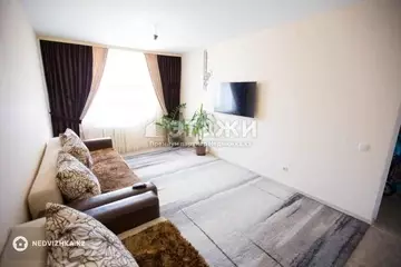 3-комнатная квартира, этаж 4 из 10, 66 м²