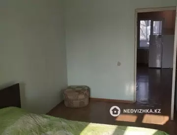 2-комнатная квартира, этаж 3 из 5, 50 м²