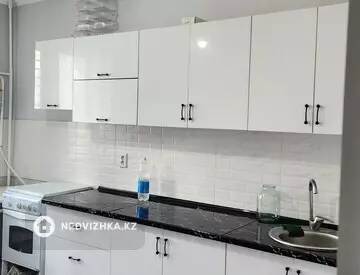 2-комнатная квартира, этаж 4 из 6, 65 м²