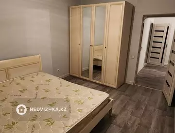 2-комнатная квартира, этаж 4 из 6, 65 м², на длительный срок