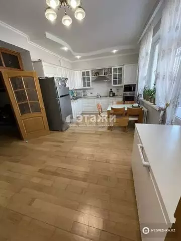 200.3 м², 5-комнатная квартира, этаж 3 из 10, 200 м², изображение - 2