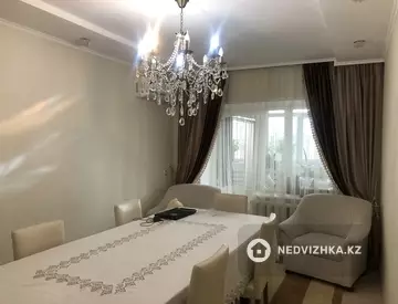 4-комнатная квартира, этаж 4 из 4, 75 м²