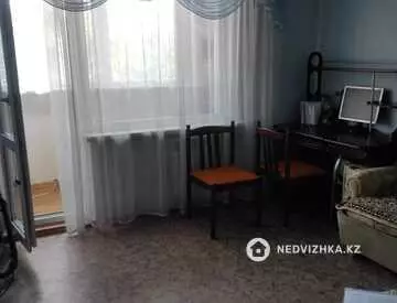 3-комнатная квартира, этаж 4 из 6, 64 м²