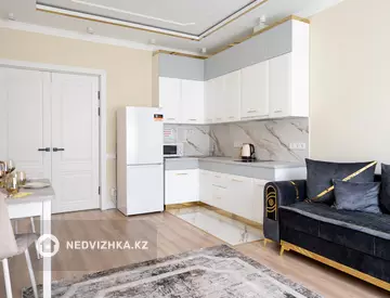 2-комнатная квартира, этаж 2 из 12, 65 м², посуточно