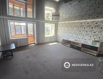 3-комнатная квартира, этаж 4 из 5, 74 м²