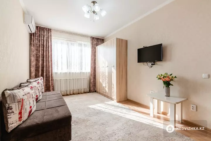 45 м², 1-комнатная квартира, этаж 10 из 12, 45 м², посуточно, изображение - 1