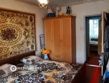 4-комнатная квартира, этаж 1 из 9, 74 м²