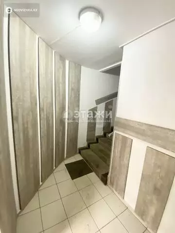 3-комнатная квартира, этаж 4 из 10, 74 м²