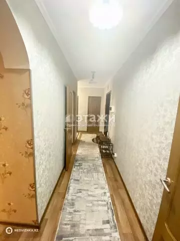 3-комнатная квартира, этаж 4 из 10, 74 м²