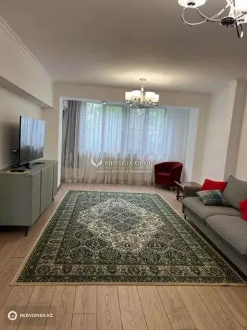 3-комнатная квартира, этаж 4 из 5, 90 м²