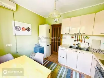 4-комнатная квартира, этаж 4 из 4, 85 м²