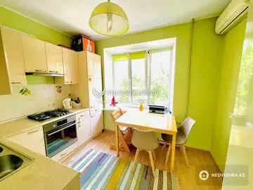 4-комнатная квартира, этаж 4 из 4, 85 м²