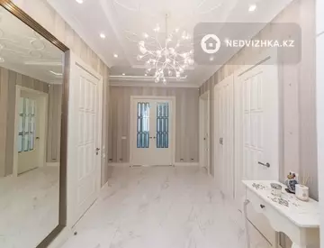 4-комнатная квартира, этаж 15 из 15, 172 м²