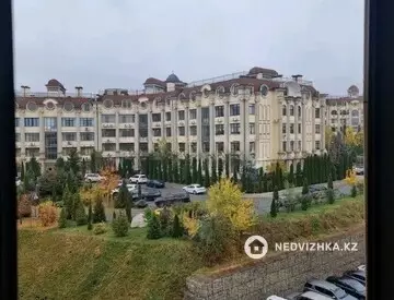 3-комнатная квартира, этаж 4 из 5, 68 м²