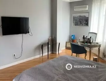 5-комнатная квартира, этаж 5 из 9, 176 м²