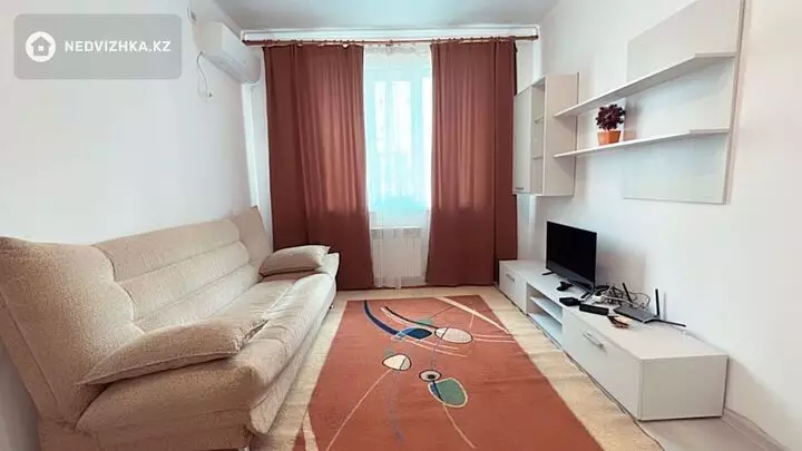 50 м², 1-комнатная квартира, этаж 2 из 12, 50 м², посуточно, изображение - 1