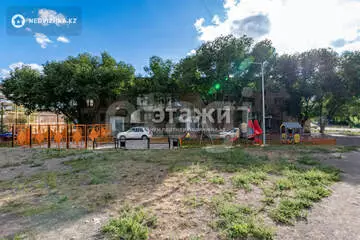 2-комнатная квартира, этаж 2 из 3, 48 м²