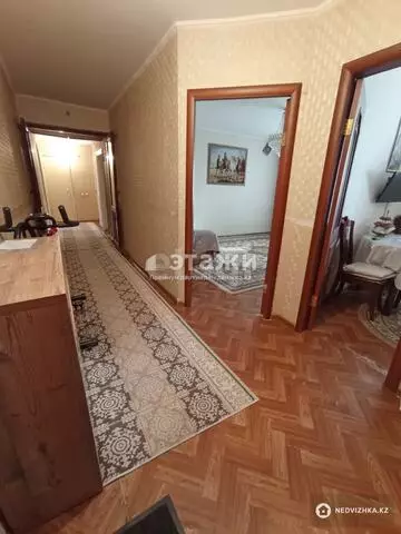 4-комнатная квартира, этаж 2 из 5, 82 м²