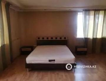 1-комнатная квартира, этаж 4 из 4, 42 м²