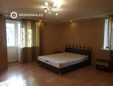 1-комнатная квартира, этаж 4 из 4, 42 м²