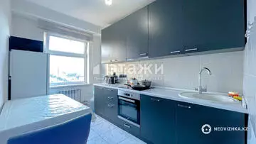 2-комнатная квартира, этаж 10 из 13, 64 м², на длительный срок