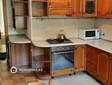 3-комнатная квартира, этаж 1 из 9, 70 м², на длительный срок