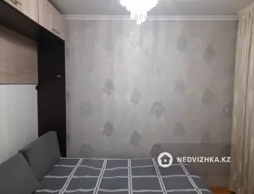 3-комнатная квартира, этаж 1 из 5, 54 м², посуточно