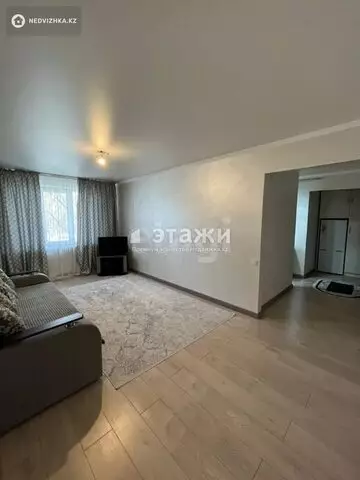 2-комнатная квартира, этаж 2 из 5, 60 м², на длительный срок