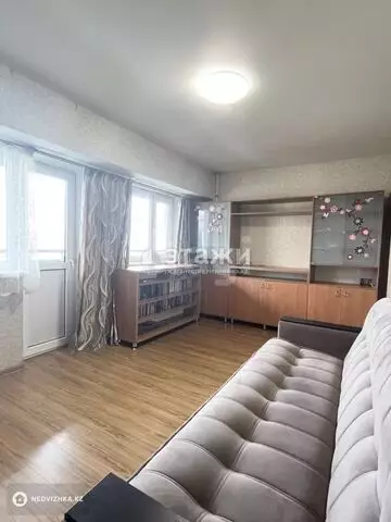 3-комнатная квартира, этаж 9 из 9, 72 м², на длительный срок