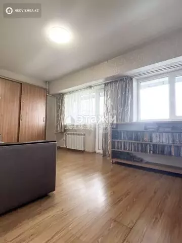 3-комнатная квартира, этаж 9 из 9, 72 м², на длительный срок