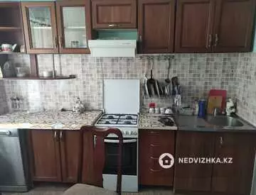 2-комнатная квартира, этаж 1 из 4, 58 м², на длительный срок
