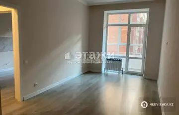 1-комнатная квартира, этаж 4 из 10, 37 м²