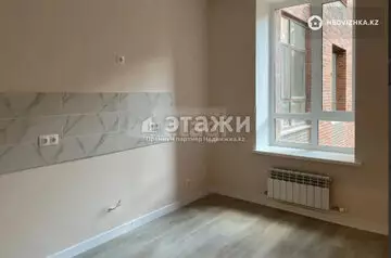 1-комнатная квартира, этаж 4 из 10, 37 м²