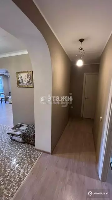 4-комнатная квартира, этаж 4 из 5, 76 м²