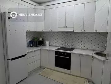 2-комнатная квартира, этаж 9 из 19, 64 м²