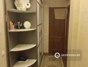 1-комнатная квартира, этаж 3 из 5, 42 м²