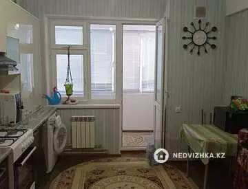 1-комнатная квартира, этаж 3 из 5, 42 м²