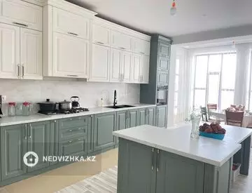 18-комнатный дом, 8 соток, 252 м²