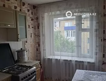 3-комнатная квартира, этаж 4 из 5, 61 м²