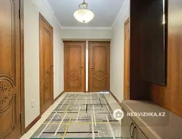 2-комнатная квартира, этаж 6 из 9, 55 м², посуточно