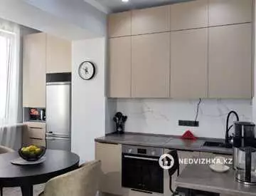 2-комнатная квартира, этаж 2 из 20, 54 м², на длительный срок