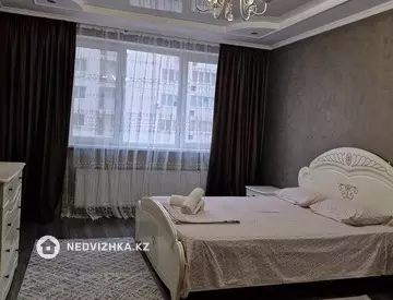 2-комнатная квартира, этаж 11 из 18, 63 м², посуточно