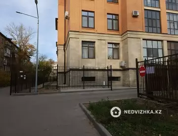 5-комнатная квартира, этаж 1 из 5, 142 м²