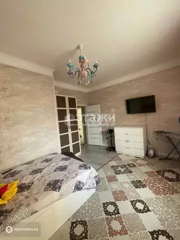 4-комнатная квартира, этаж 6 из 16, 138 м²