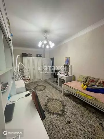 4-комнатная квартира, этаж 6 из 16, 138 м²