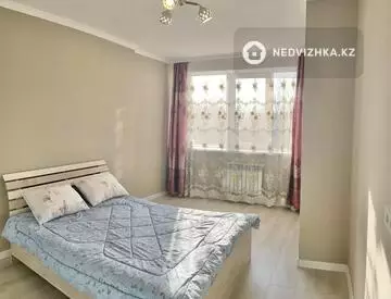 2-комнатная квартира, этаж 3 из 10, 50 м², посуточно