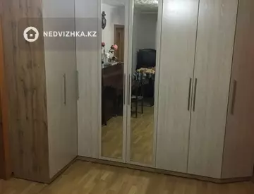 4-комнатная квартира, этаж 3 из 5, 62 м²