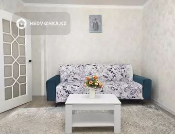 1-комнатная квартира, этаж 7 из 12, 48 м², посуточно