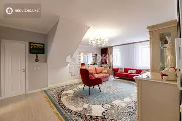 3-комнатная квартира, этаж 5 из 6, 137 м²